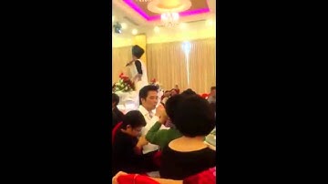 Túp lều lý tưởng phiên bản ca sĩ đám cưới- Vãi!!!