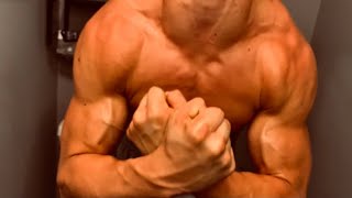 | Greatest Muscle Flex Ever | Time-Lapse | 16 Years Old | Recommended Replay |