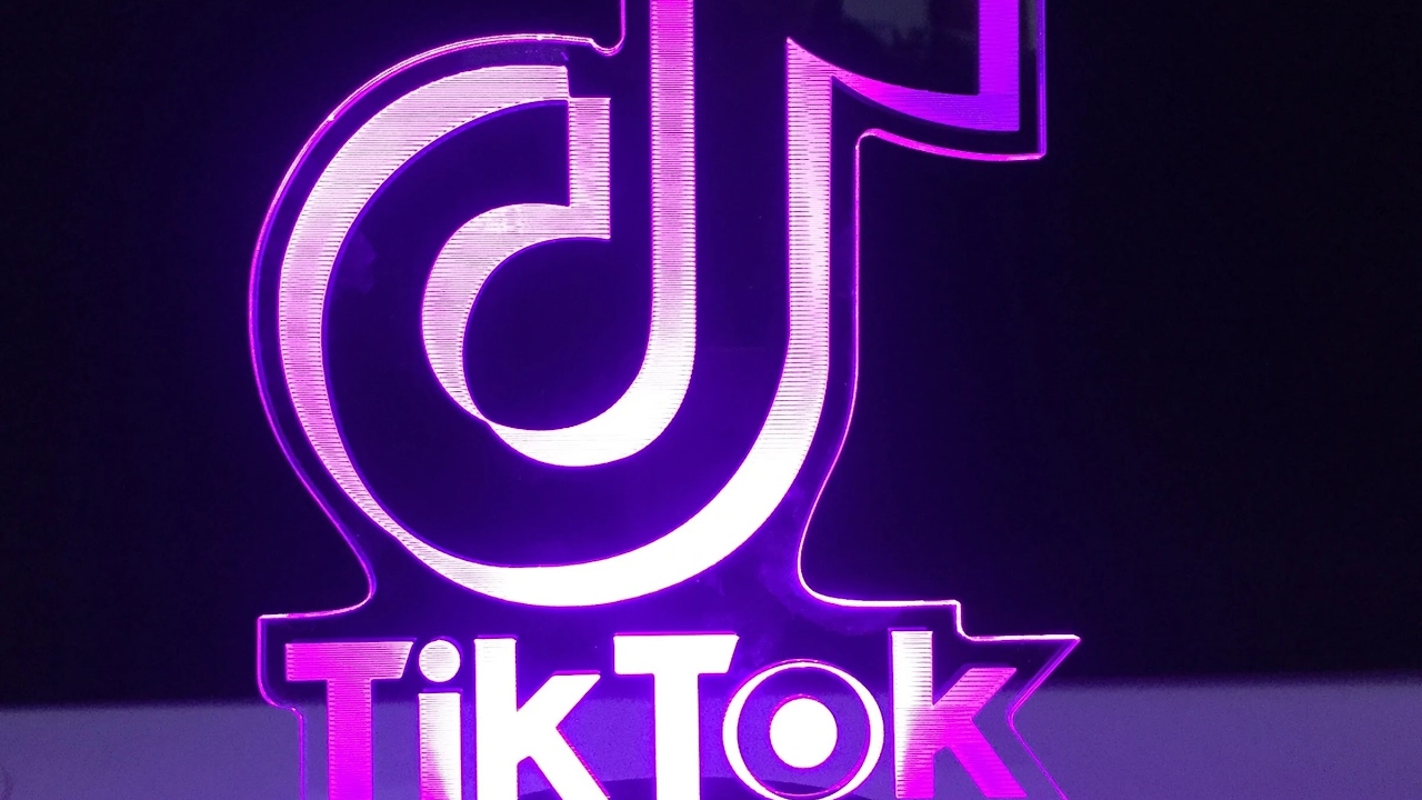 TikTok trending Live Stream