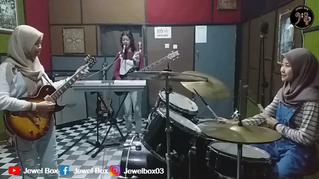 The Spirit Carries On   Dream Theater LIVE Cover by Jewel Box