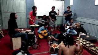 Download Lagu Yang hujan turun lagi koplo cover Orkes pamaleh MP3 Download Lagu Yang hujan turun lagi koplo cover Orkes pamaleh MP3