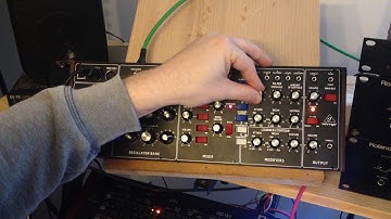 Behringer Model D - Sequenced + Delay