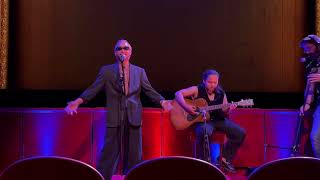 “Our Love’s A Shady WiFi” [Live at Theatre Royal de La Monnaie De Munt Bruxelles]