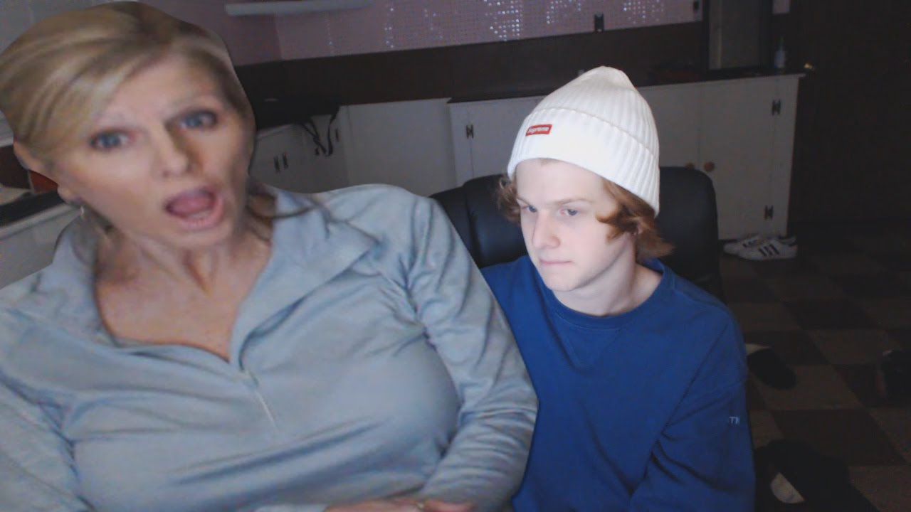 Mom reacts to Spooky Blackspookyblack picture