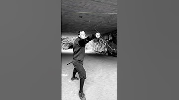 The yielding parry - be water my friend! - a counter against the legazione in sword fighting #HEMA