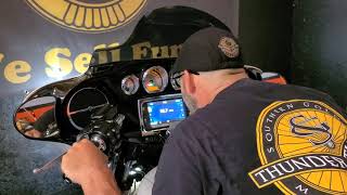2014 streetglide special , how to work all of the buttons and gizmos