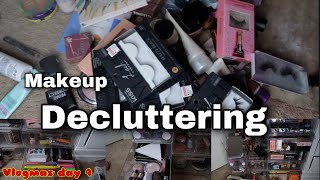 Decluttering my makeup collection + eyeshadow collection| vlogmas day 4