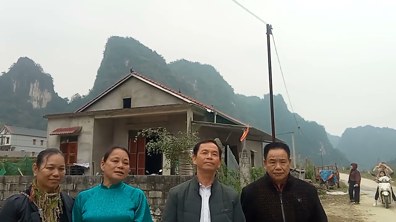 Hoàng viễn có video cùng hoa trắng hát nhiều hôm nay bộ mặt thật hát tại cảnh đường mọi người cùng x