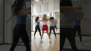 USA Girls Viral Dance Steps 💃 | AI Dance Video #USADance #Shorts