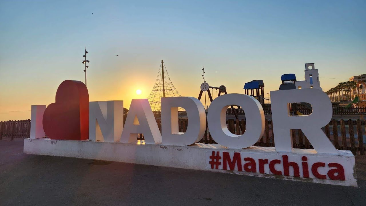 خريجة ممتعة مليئة بالضحك والمرح في كورنيش الناضور  مع عائلتي ❤️ nador