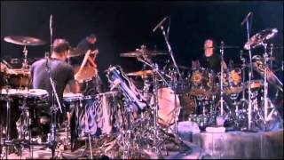 Godsmack - Drum Battle HD - Sully Erna vs Shannon Larkin - Batalla De Los Tambores (HD).flv