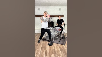 emo twenty one pilots? #emo #twentyonepilots #altrock