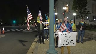 À Washington, les Ukrainiens et leurs supporters célèbrent l'augmentation de l'aide à l'Ukraine