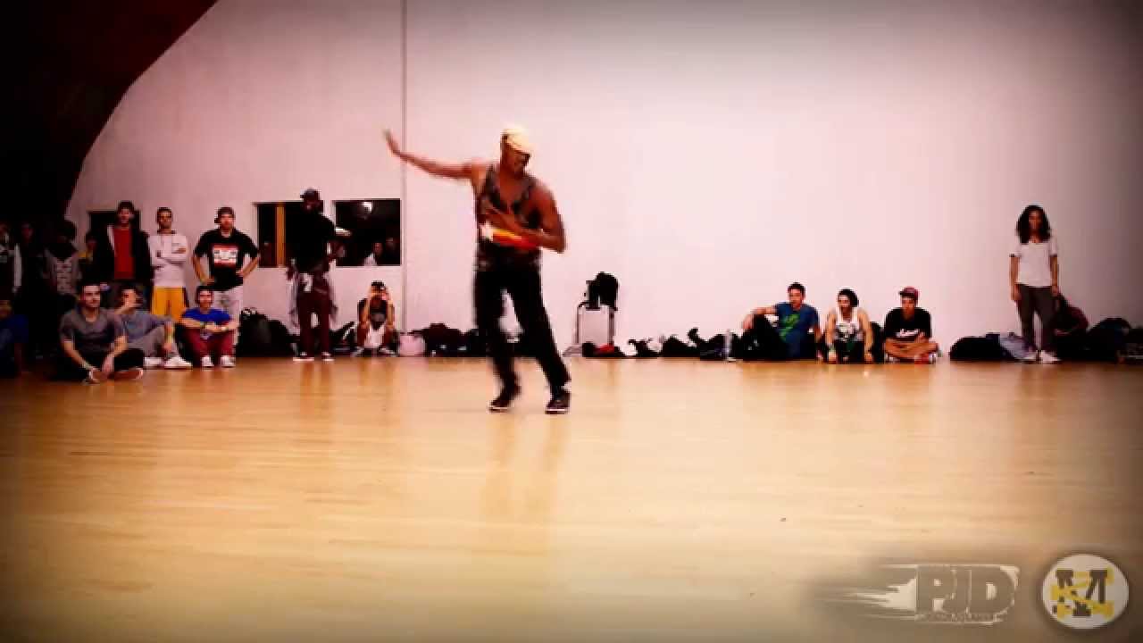 TONY TZAR Chris Brown Trumpet Lights American Halloween Camp 2012 