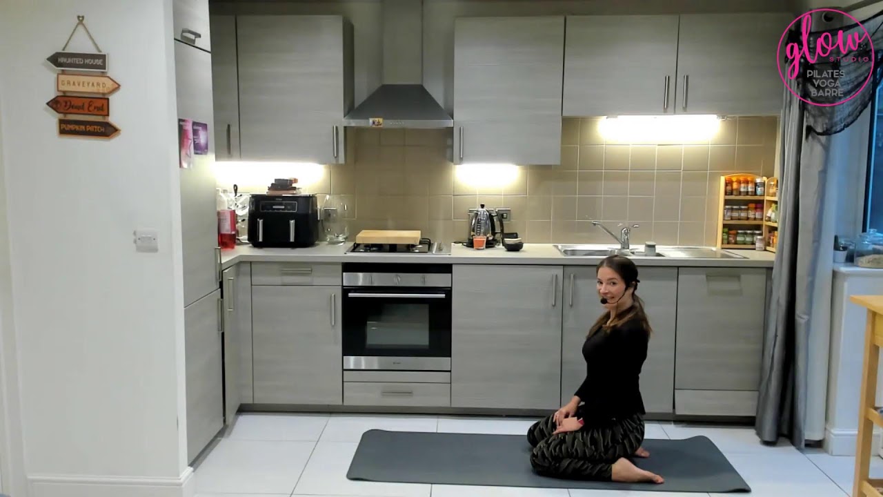 MONDAY MOTIVATIONAL PLUS STRETCHES FOR TIGHT HIPS AND BACK