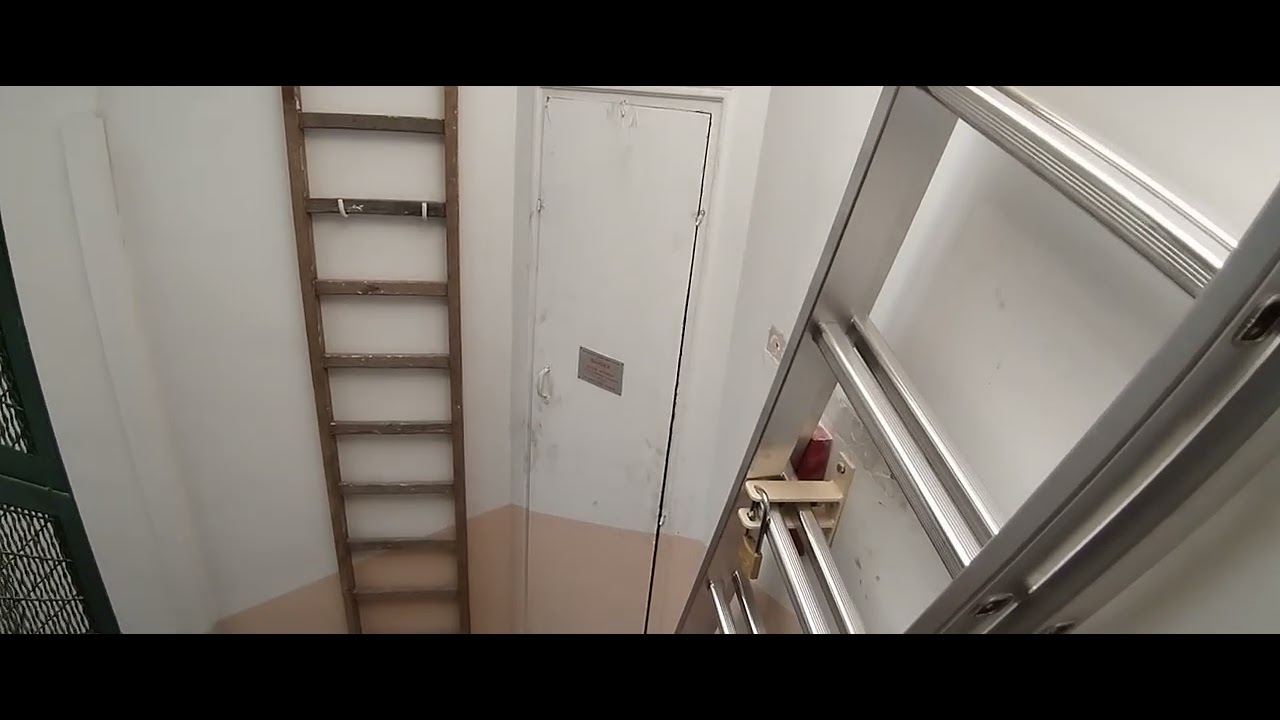 magnifique ascenseur modernisé par paca service avec du sodimas Marseille France 