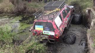 Бомба влипла жестко off-road 4x4