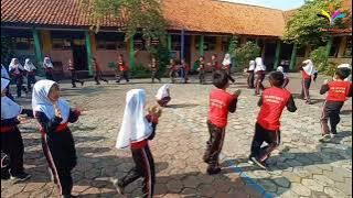 Permainan Donal Bebek Mundur Tiga Langkah