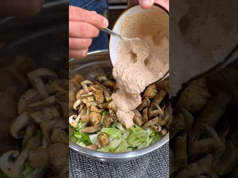 Салат с сочными шампиньонами 🤤 (рецепт в комментариях)