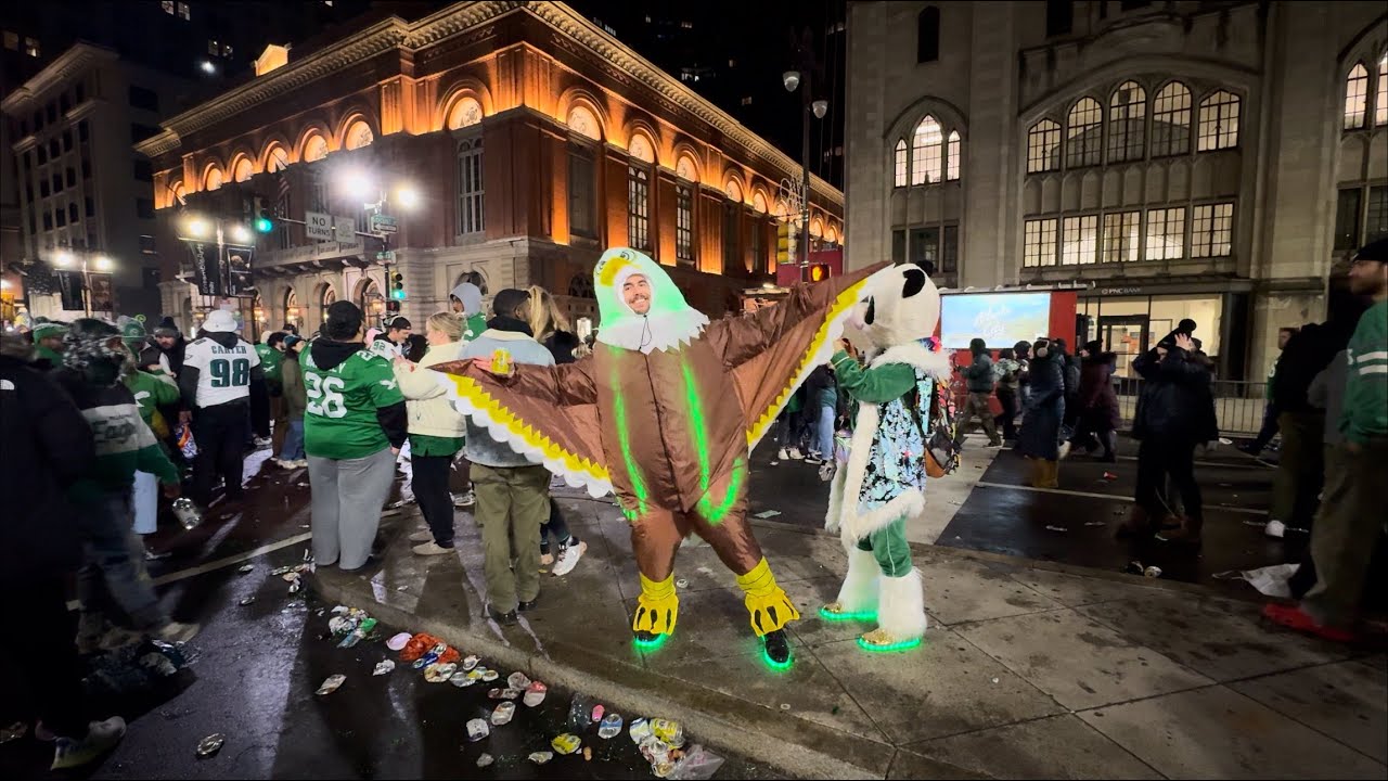 Eagles Fans Celebrate Super Bowl Win in Philadelphia - YouTube