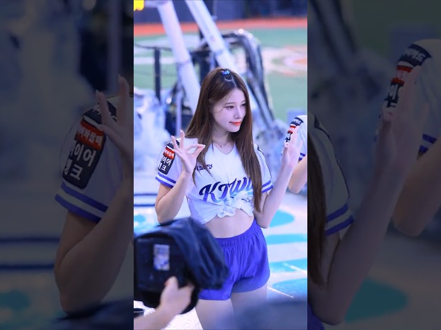 kt위즈 이예빈치어리더 3점대신 아웃송 직캠 #shorts #이예빈 #치어리더 #응원 #공연 #직캠 #영상 #kt위즈