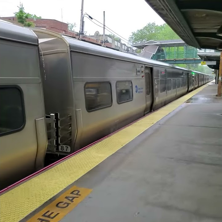 lirr-m7-7676-7487-on-the-10-28am-to-penn-station-arriving-at-bayside