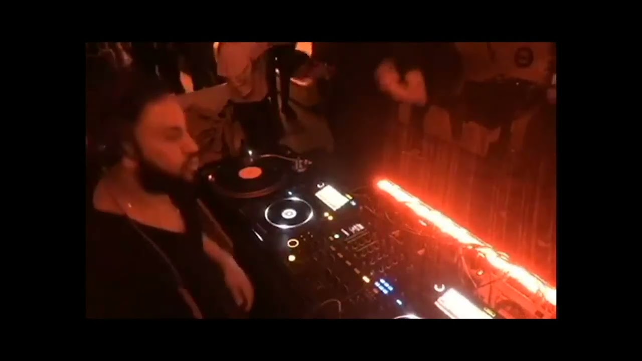 Janvs   vinyl set @intimate