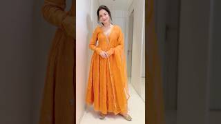 Serving ‘bholi si surat, aankhon mein masti… dur khadi sharmaye haye haye 🥰😍🧡 #shorts