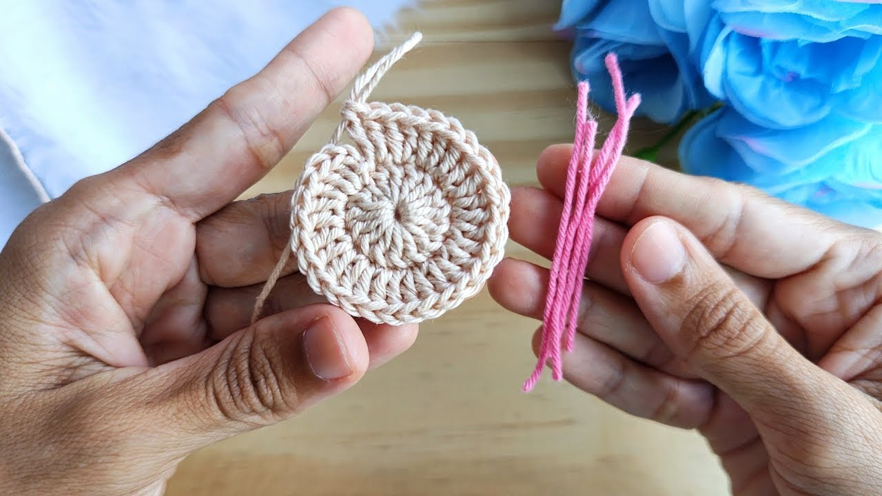 Ни одно вязаное крючком изделие не сравнится с этим! 😍 (с подписью)