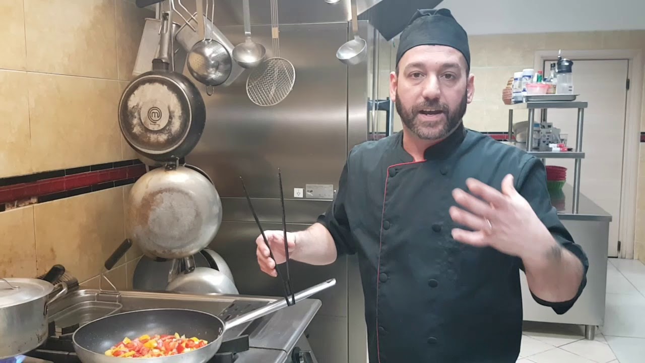 Mezze penne peperoni e pancetta