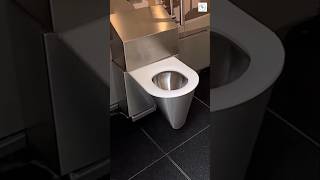 এই টয়লেট নিজেই নিজেকে পরিষ্কার করে! #shorts #toilet #facts #viral #trending