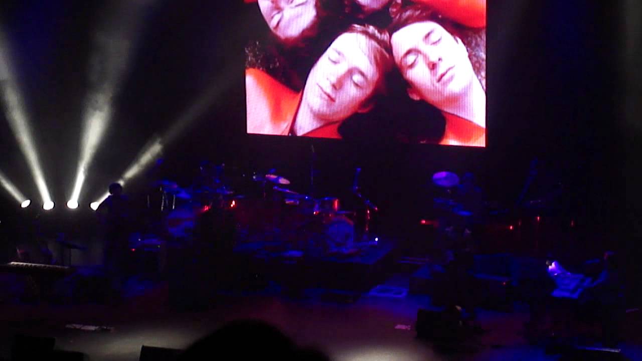 The Monkees open Detroit show @ Fox Theatre--I'm a Believer--Live 2011-06-23