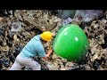 Green jade is a specialty of the mining area. Diamond balls appear after mudslide