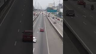 Ficar Dentro De Um Veculo  Parado No Acostamento Sem Sinalizao 