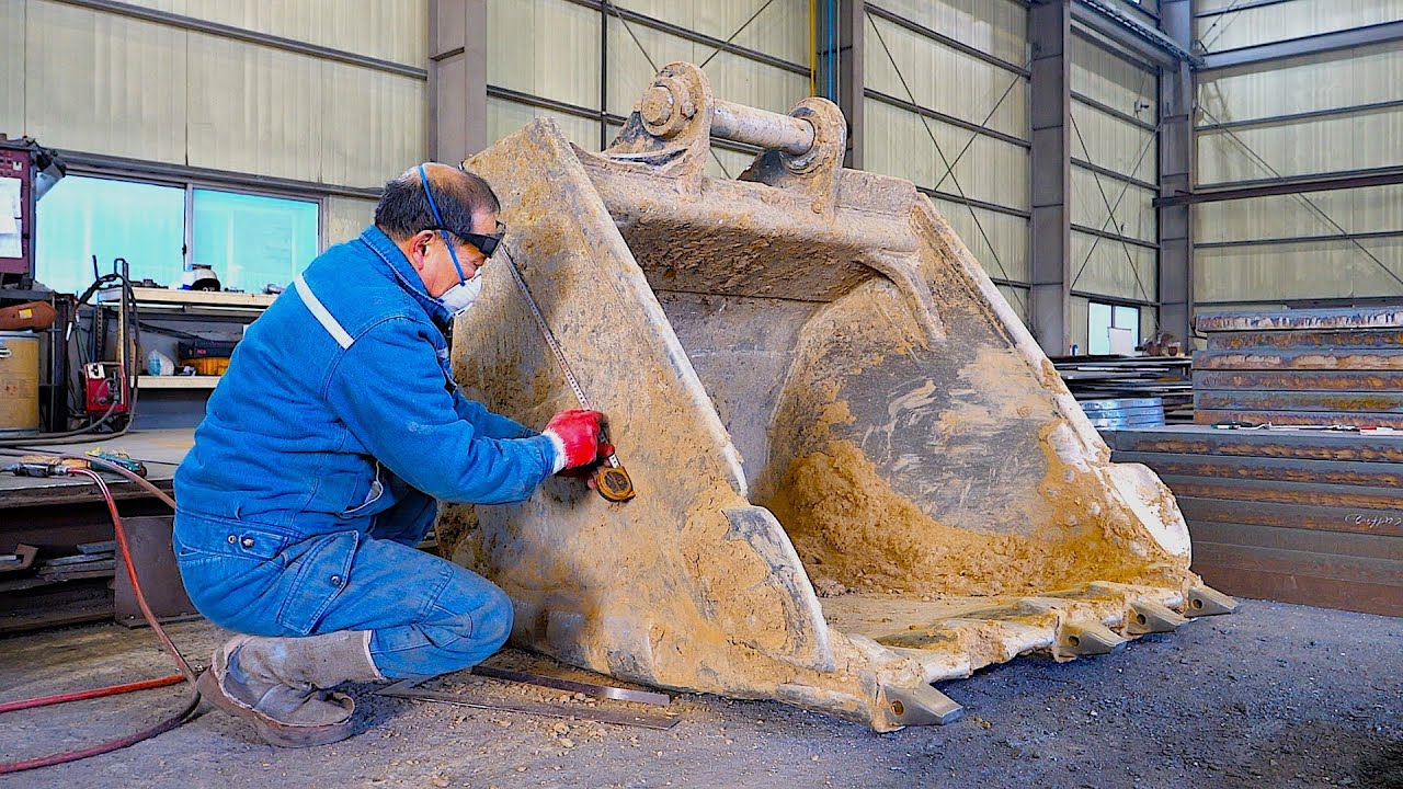Мужчина полностью восстанавливает сломанный ковш экскаватора всего за один день | От начала до конца