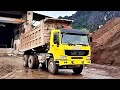 Ô tô tải Howo, Máy xúc lật, Máy xúc Doosan làm việc trên công trường