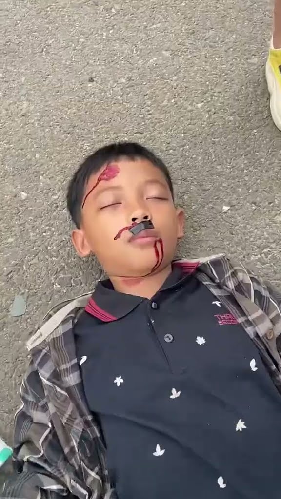 Vidio kocak dan gokil @nyaikembang1nyaikembang1 /ayah jangan tinggalkan aku ?