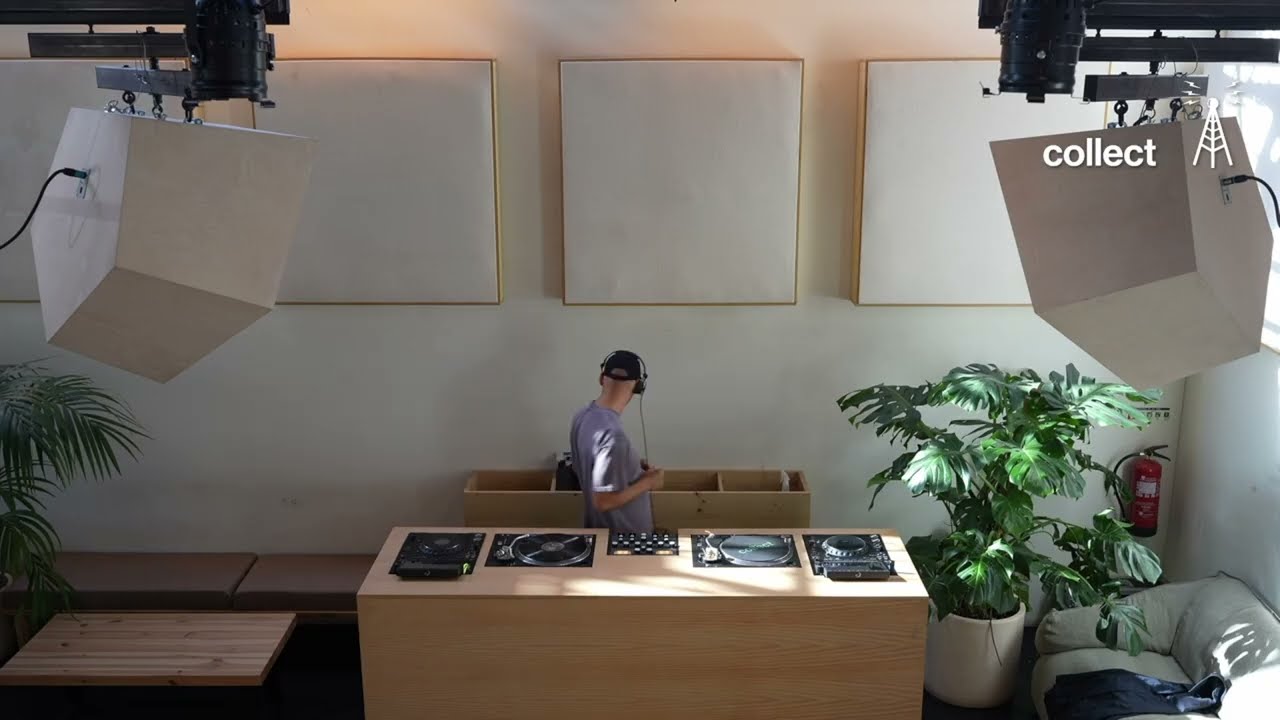Tomoyuki Tanaka (FPM) ｰ Nihonbashi Public Jazz DJ Play - YouTube