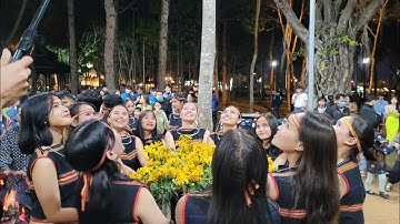 cồng chiêng múa hoa cùng với trai đẹp gái xinh đến từ làng chuêt ngol xã Chư Á TP Pleiku.