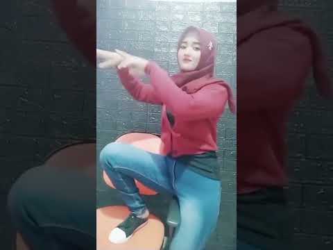 MAU DI PATAHIN BATANGKU NIH JANDA HOT VIRALL