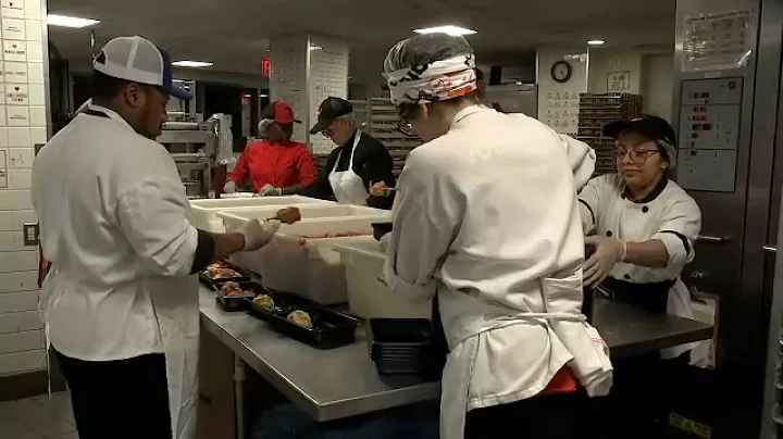 God's Love We Deliver prepares 15,000 Thanksgiving meals for those in need