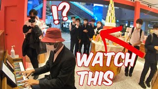 French Polyglot Shocks Entire Tokyo Mall, Onlooker Joins Him For Epic Piano Duo