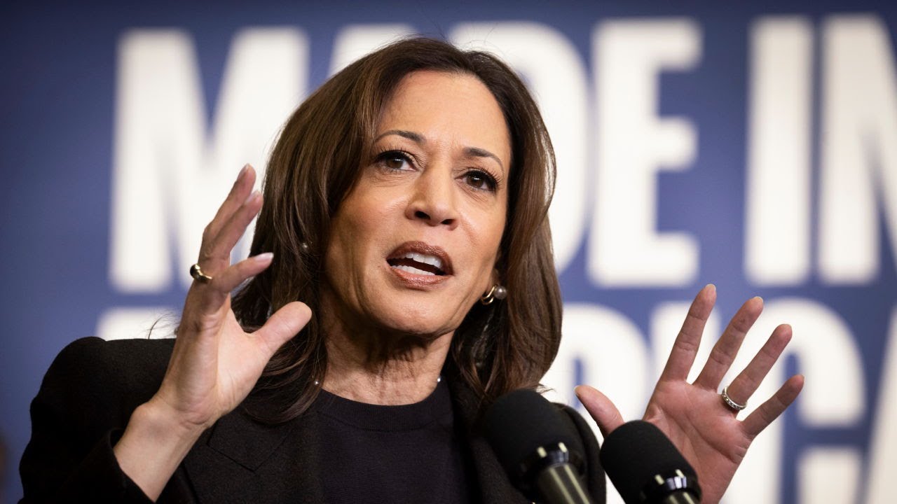 LIVE: Harris Rallies in Atlanta During Early Voting - YouTube