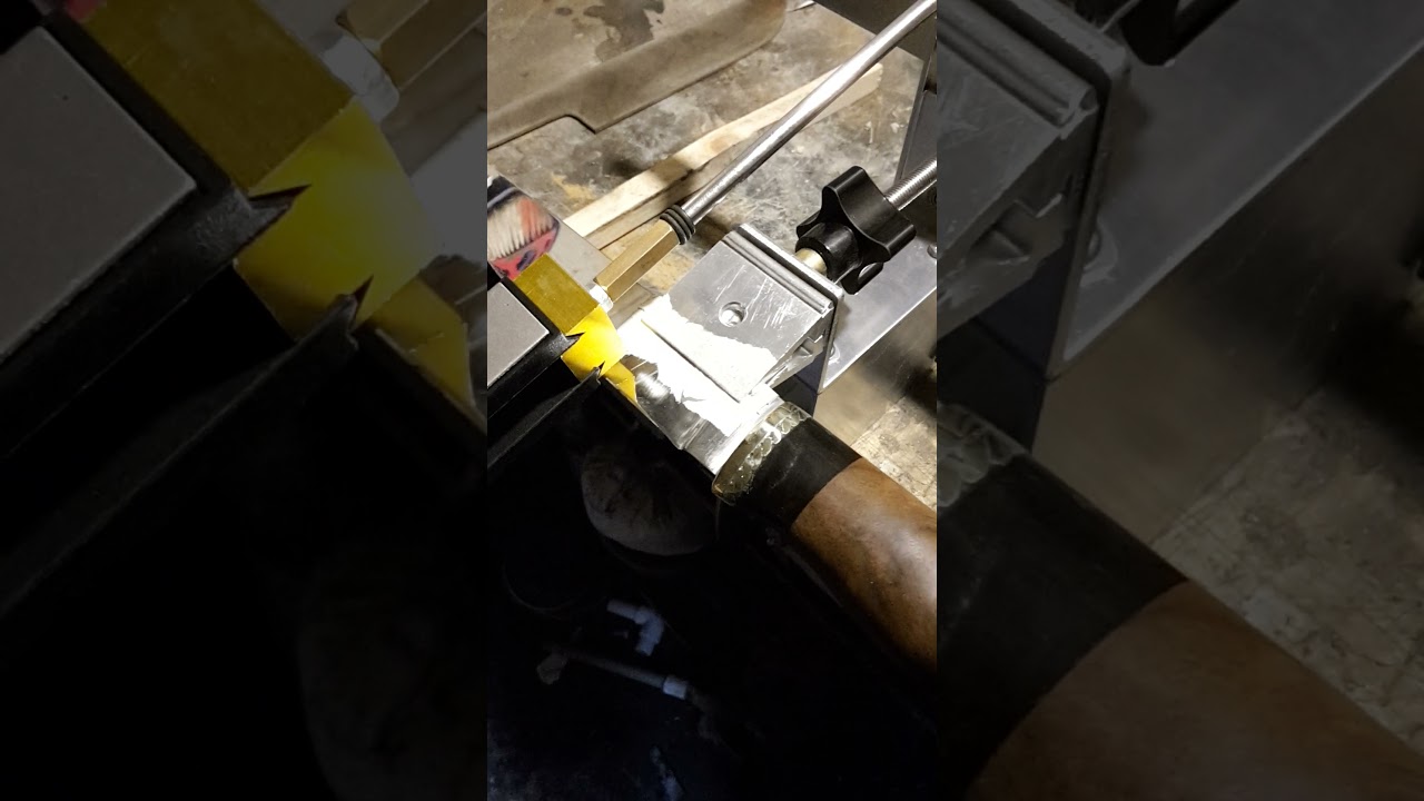 დანის სალესი