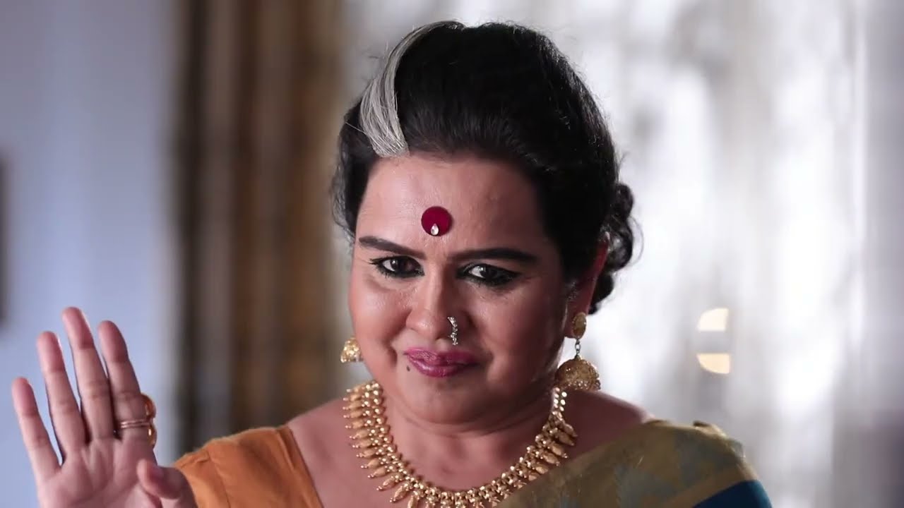 Anika ತನ್ನ ಸನ್ಯಾಸಿಗಳ ವೇಷದಿಂದ Taraಳ ಕುಟುಂಬವನ್ನು ಆಘಾತಗೊಳಿಸಿದಳು | Kamali | Full Ep. 174 | ZEE Kannada