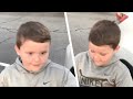 Une mère filme son fils sur le parking. L'enfant de 6 ans voit soudain le monde d'un œil nouveau.