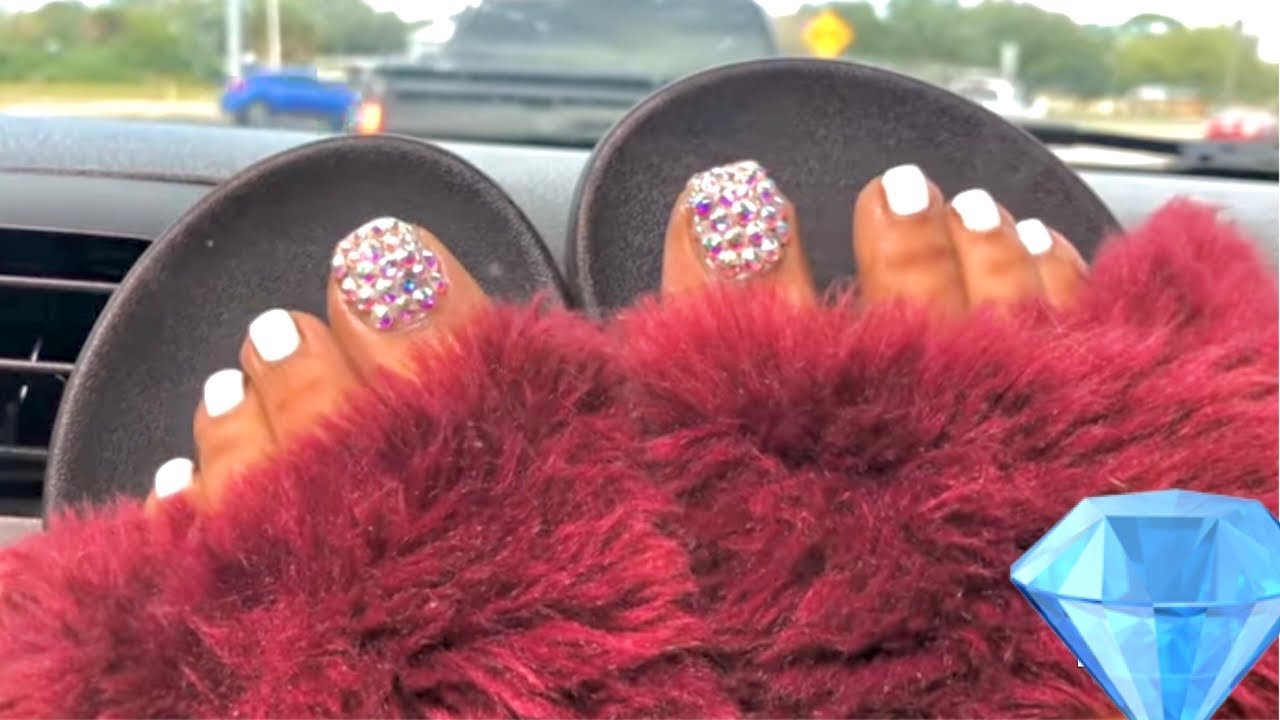 20 Cute Summer Toenail Designs to Try in 2022 - College Fashion