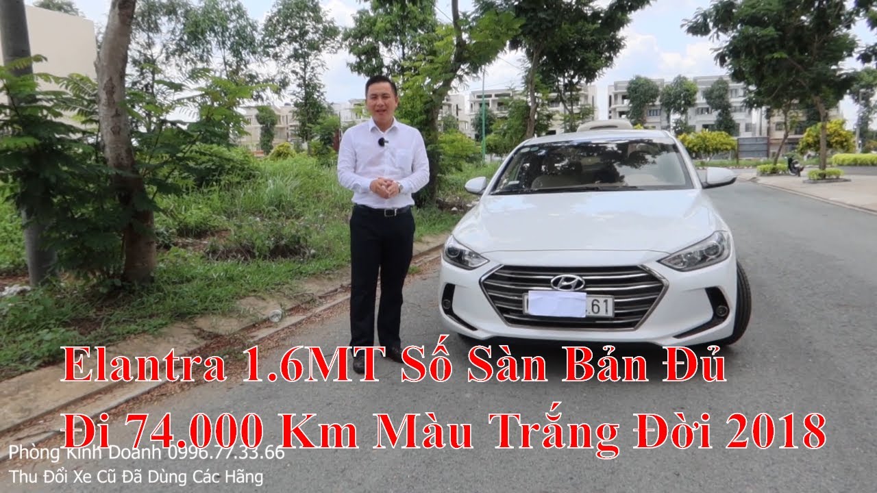 Bán xe Hyundai Elantra 20 AT 2017 cũ màu xanh đá chạy 10500 km