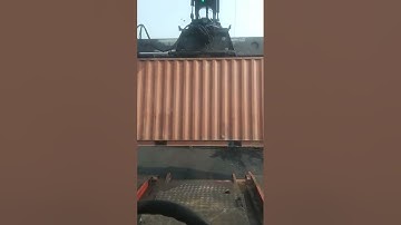 Xe cẩu chụp container Kalmar làm xiếc