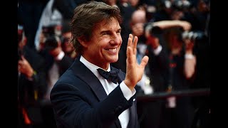 Standing Ovation for Tom Cruise \/ Top Gun Maverick in Cannes